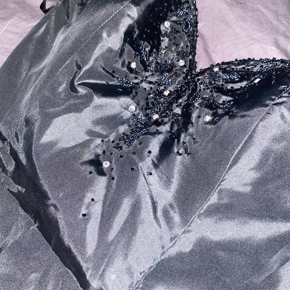 Black Beautiful Jovani mermaid gown - Picture 5 of 15